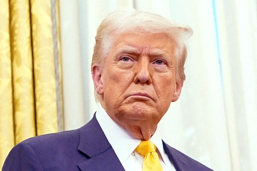 Trump bans international students from studying at Harvard.